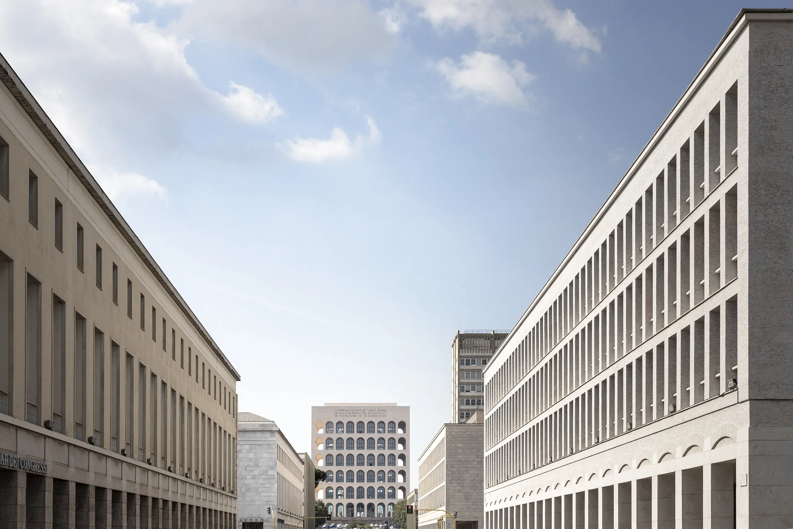Il palazzo della Civiltà Italiana, noto anche come palazzo della Civiltà del Lavoro e Colosseo quadrato